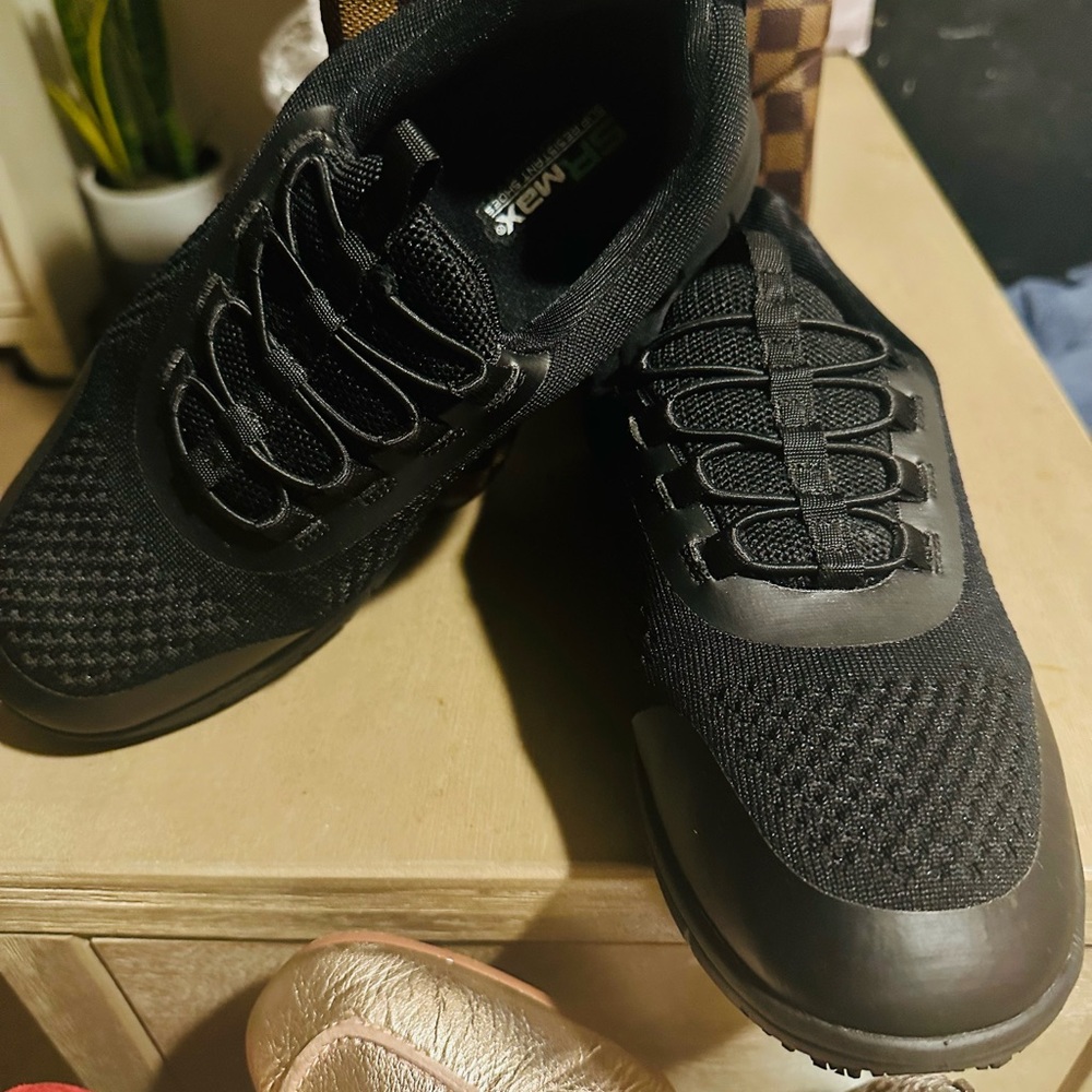 Good for work, slip resistant shoes